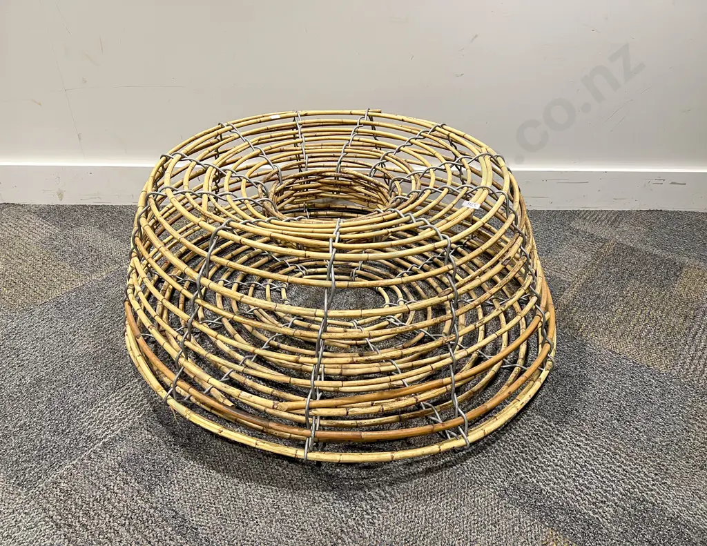Large Vintage Cray Basket Image 1++