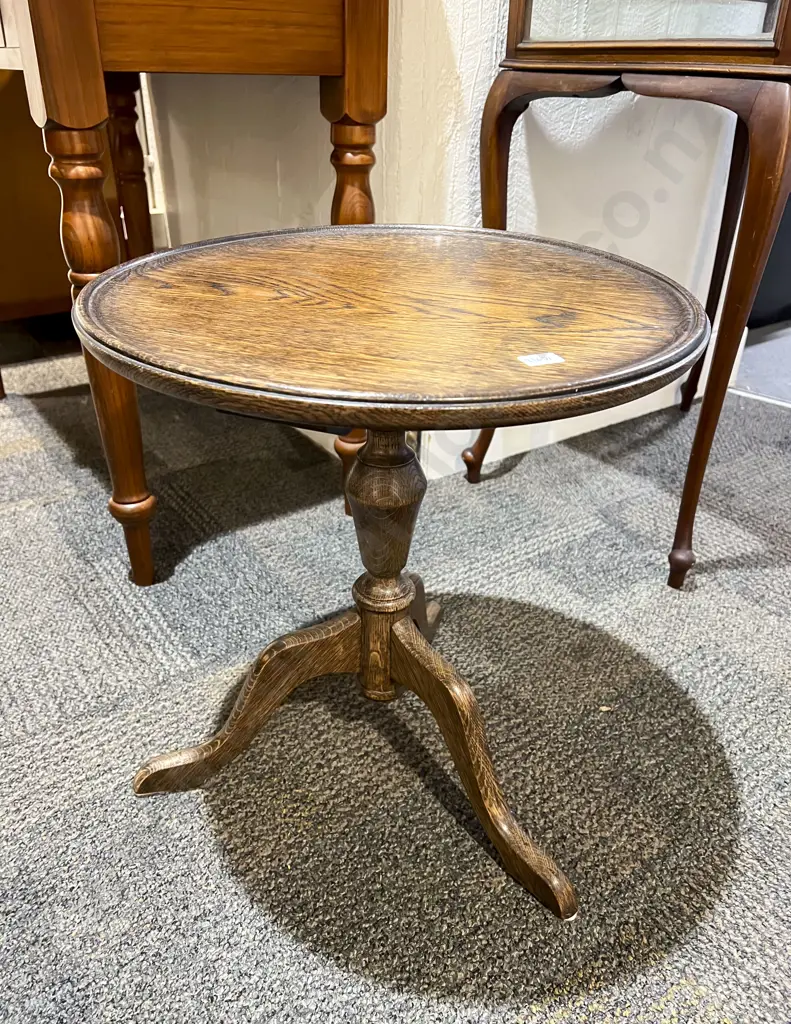 Oak Tripod Wine Table Image 1++