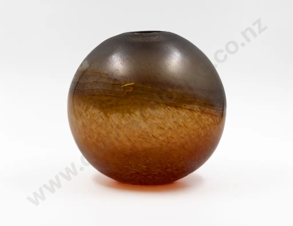 Early Unsigned Attrib Garry Nash Spherical Vase Image 1++