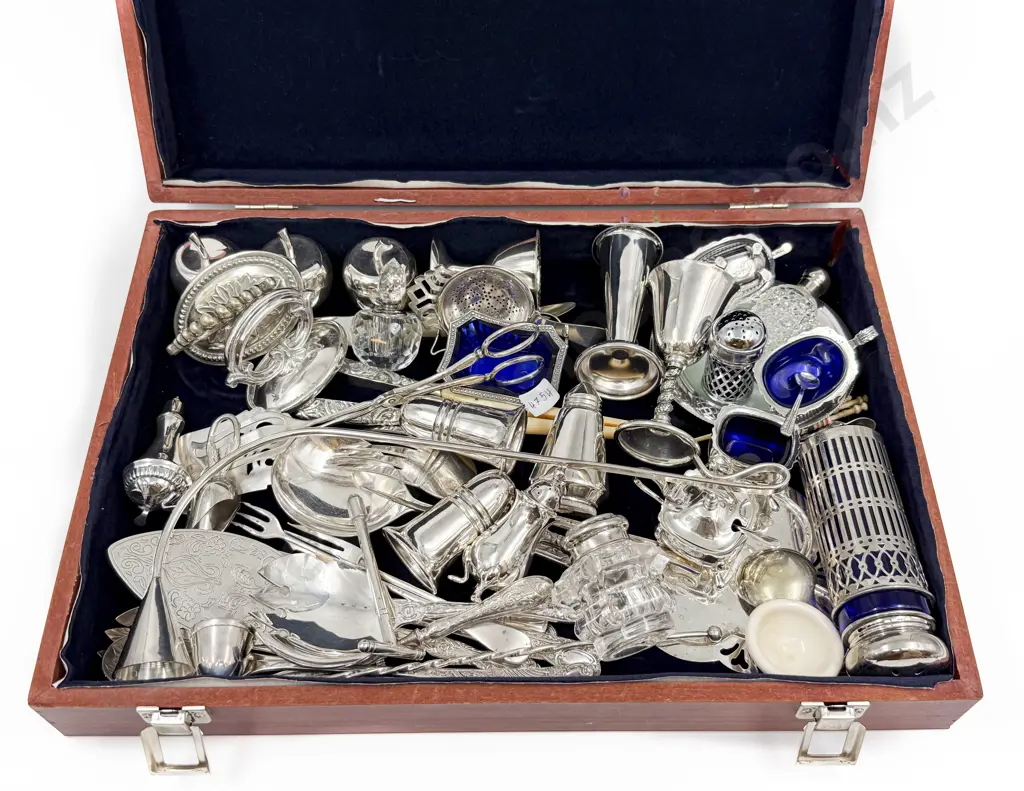 Canteen of Assorted S/P & Cutlery Image 1++