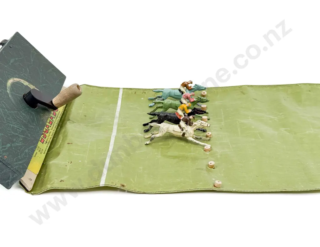 Vintage Escalado - The Mechanical Race Game Image 1++