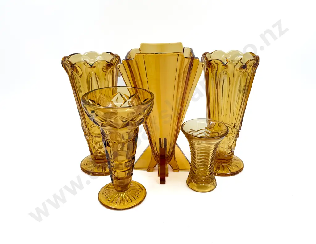 Quantity of Assorted Depression Glass Vases Image 1++