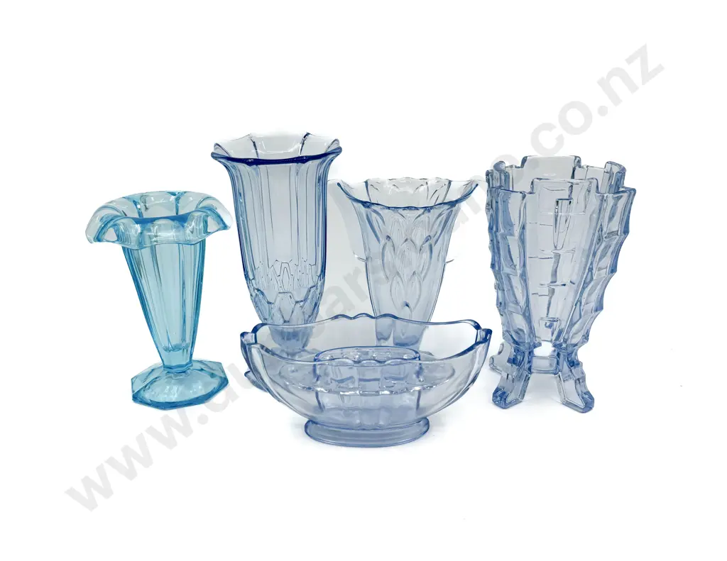 Quantity of Assorted Depression Glass Image 1++