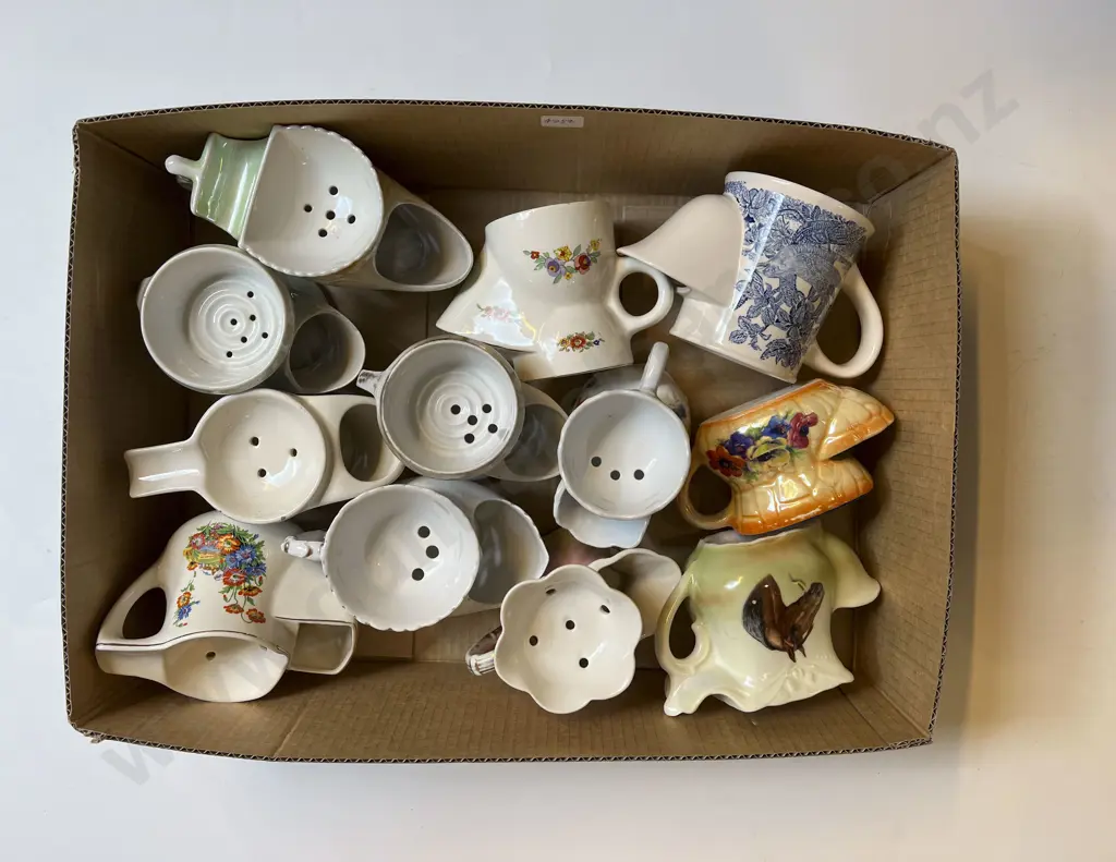 Quantity of Assorted Vintage Shaving Mugs Image 1++