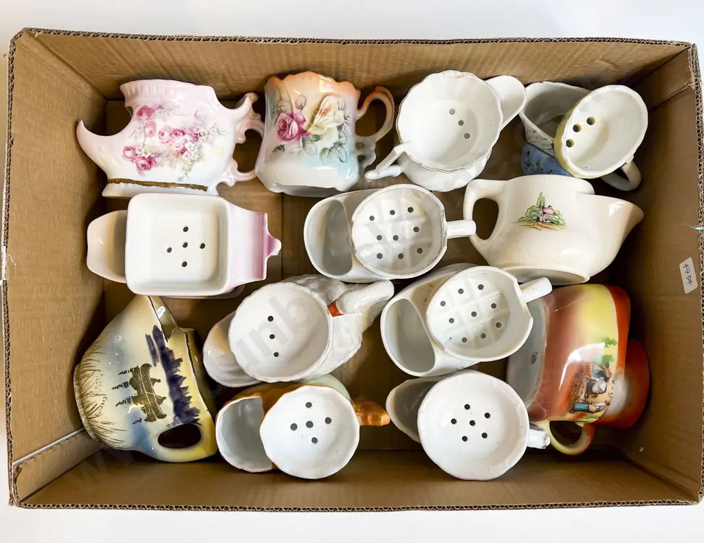 Quantity of Assorted Vintage Shaving Mugs Image 1++