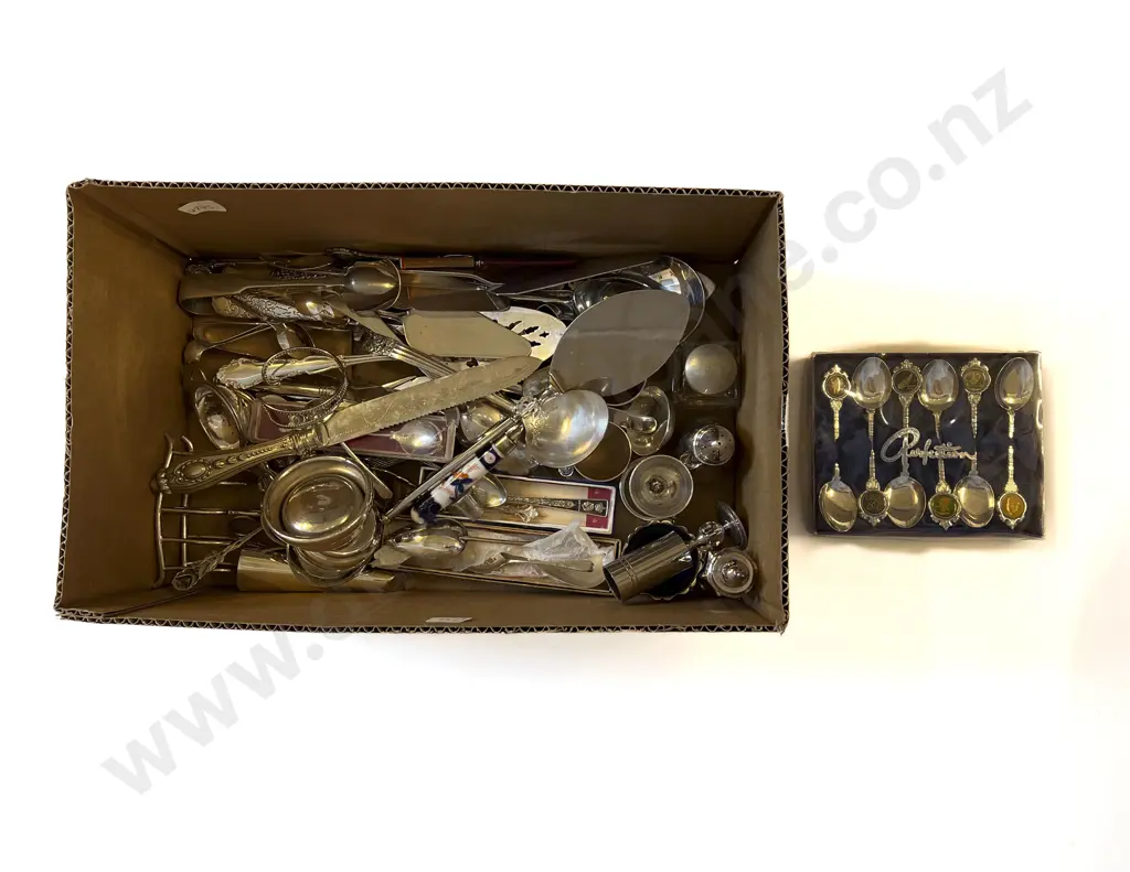 Quantity of Assorted S/P & Cutlery etc Image 1++