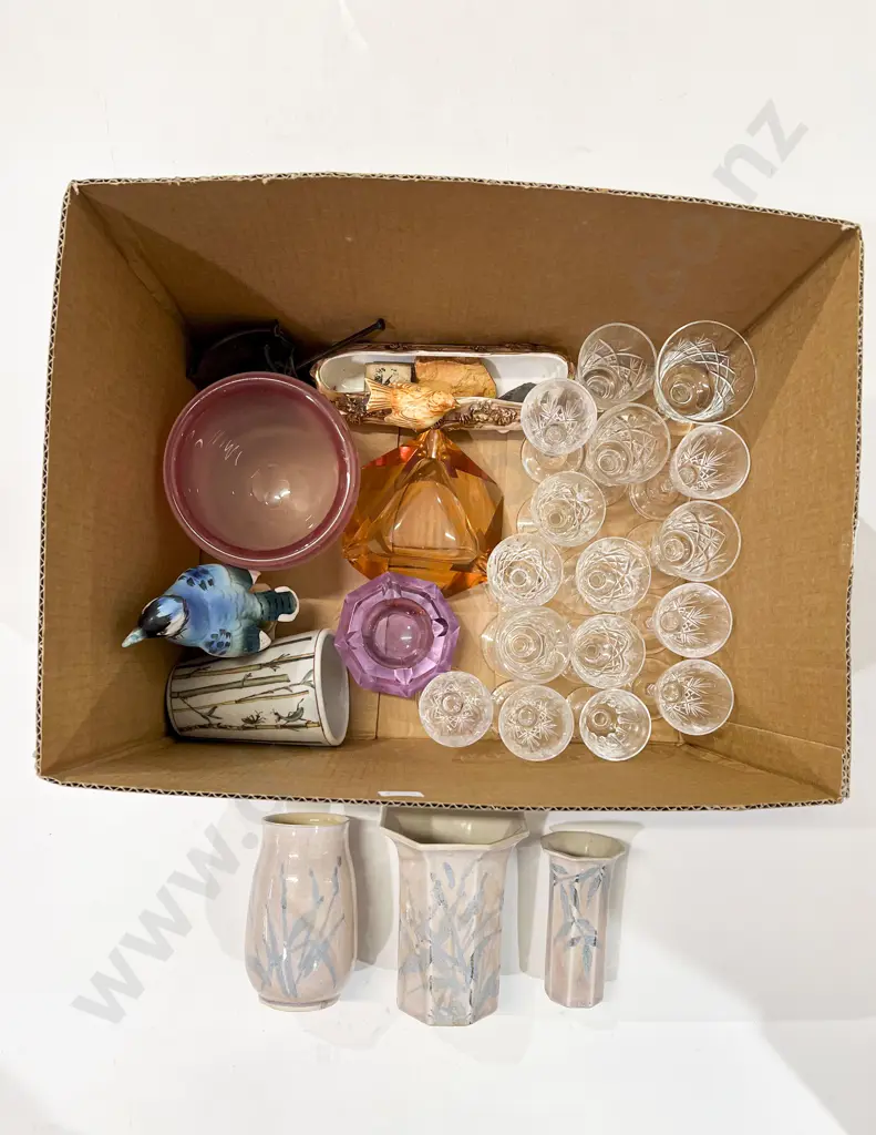 Box Quantity of Assorted incl Glassware China etc Image 1++