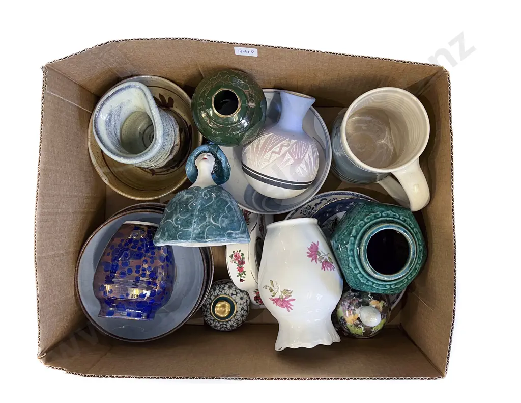 Quantity of Assorted Pottery & China Image 1++