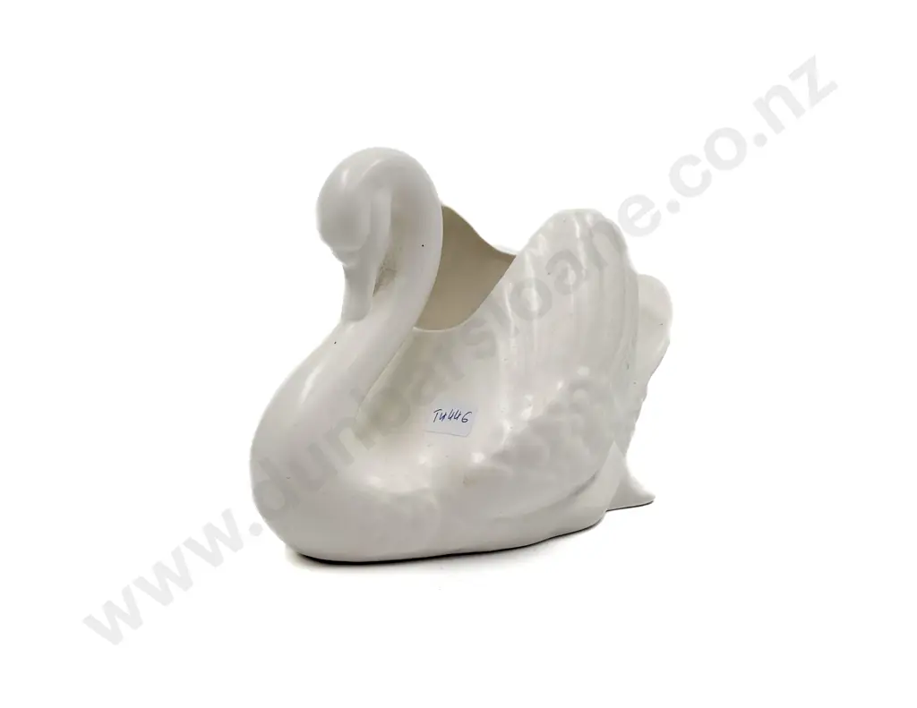 NZ Modern Swan Vase by Studio Ceramics Image 1++