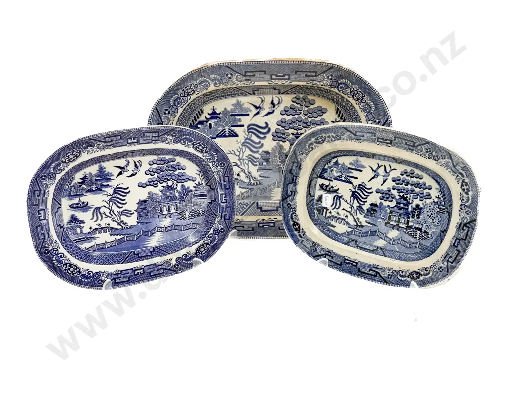 Three Blue & White Willow Pattern Ashets Image 1++