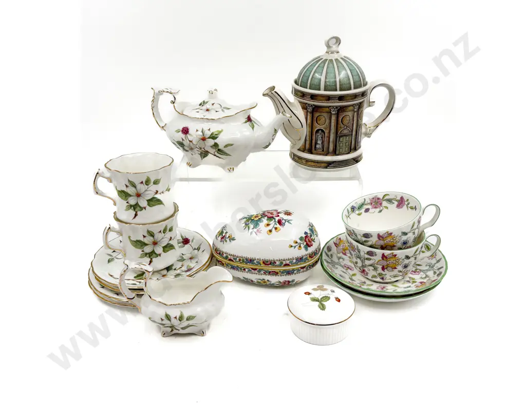 Quantity of Assorted Fancy China Image 1++