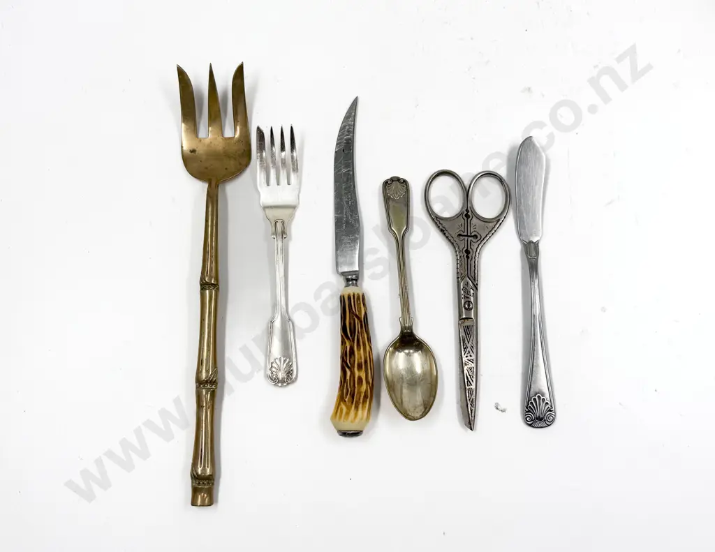 Quantity of Assorted S/P Cutlery incl Horn Handle & Kings Pattern Image 1++
