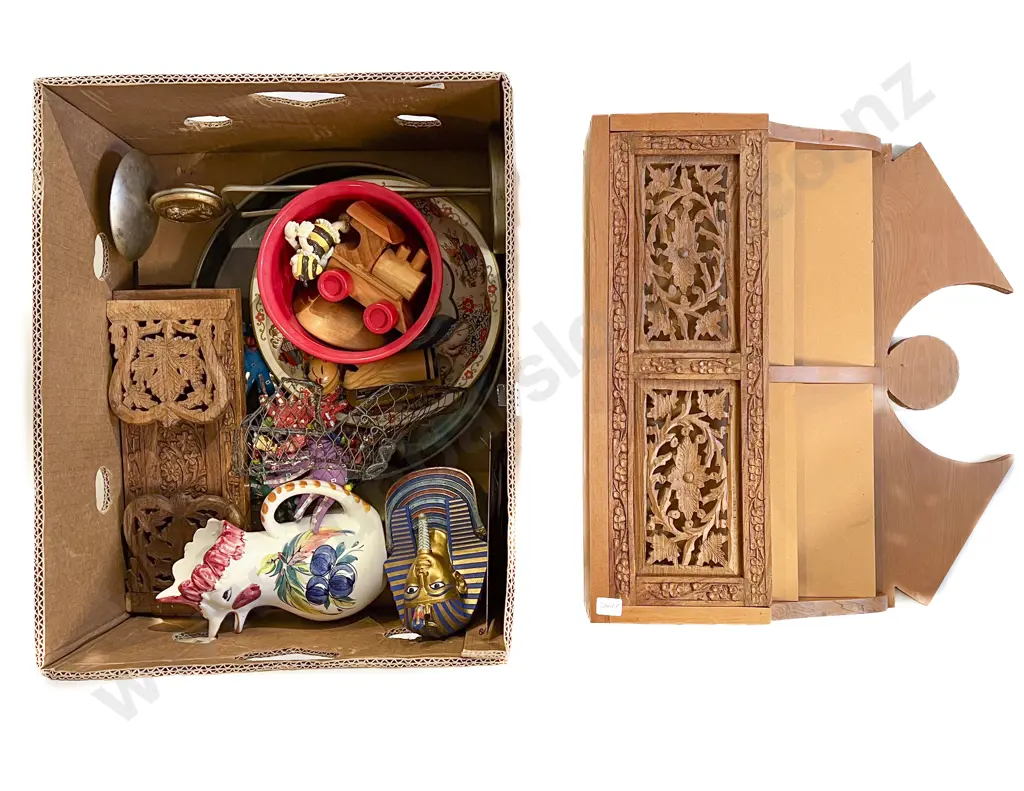 Quantity of Assorted Decorative Homewares incl Book Rest Image 1++