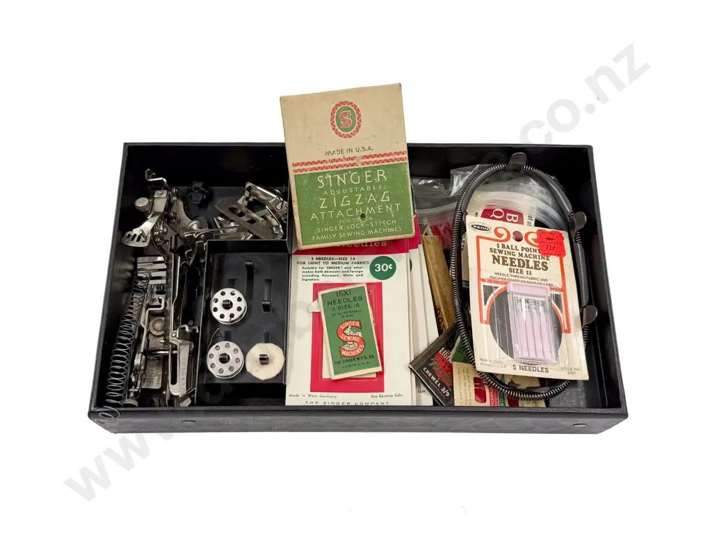 Vintage Singer Model 221 Sewing Machine & Accessories in Original Case Image 1++