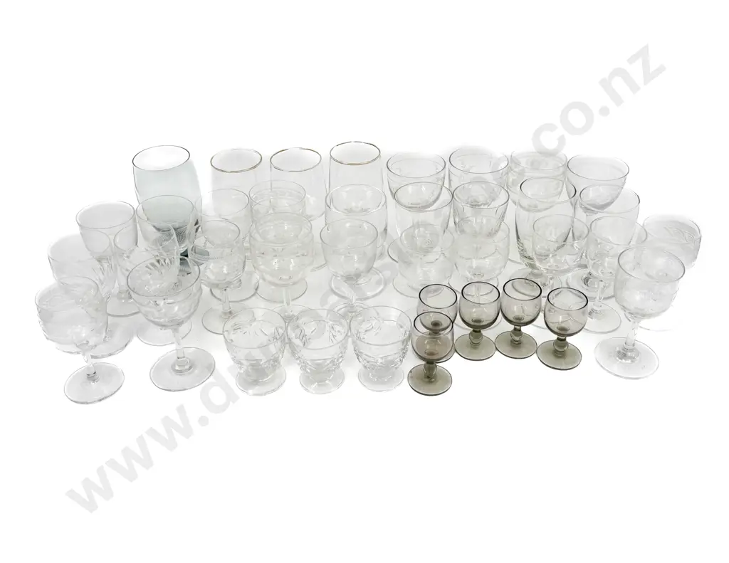 Box of Drinking Glasses Image 1++