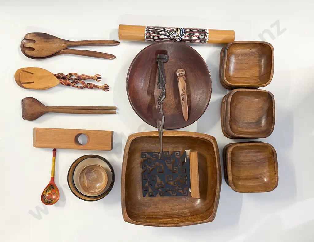 Box of Assorted Woodware Image 1++