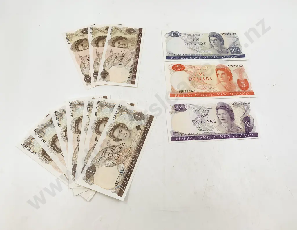NZ Bank Notes $10 $5 $2 $1x10 with AMF671893 to AMF671900 Image 1++