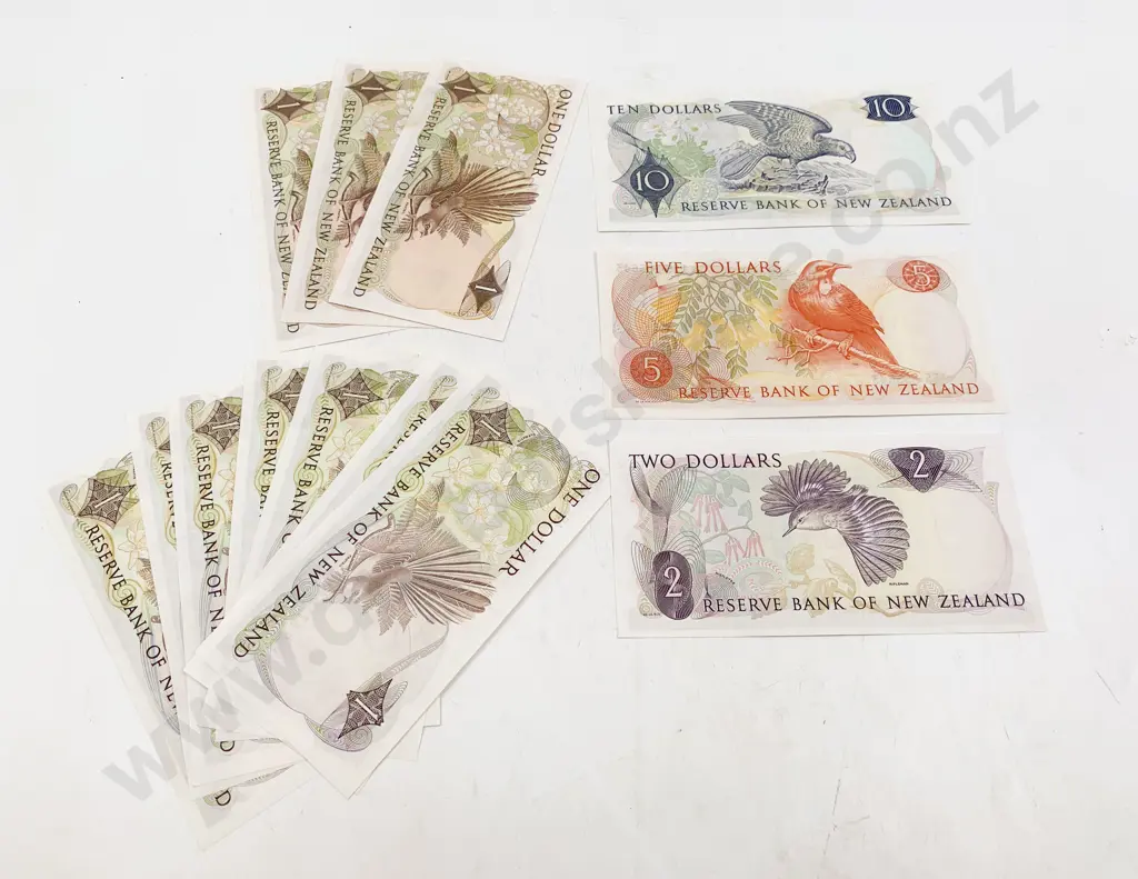 NZ Bank Notes $10 $5 $2 $1x10 with AMF671893 to AMF671900 Image 1++