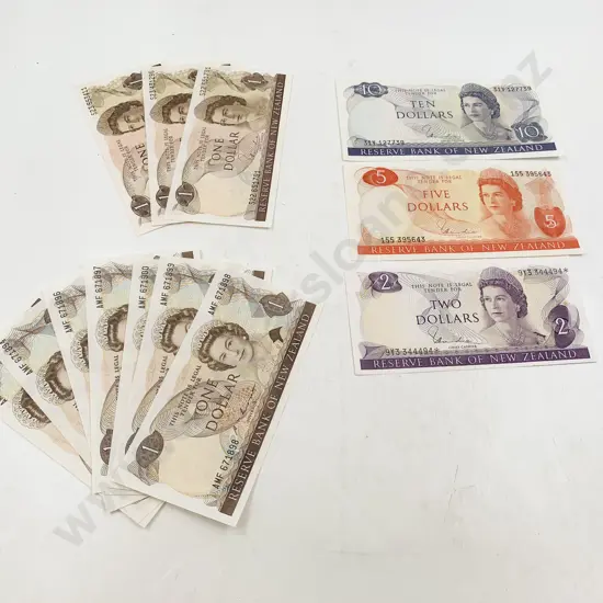 NZ Bank Notes $10 $5 $2 $1x10 with AMF671893 to AMF671900