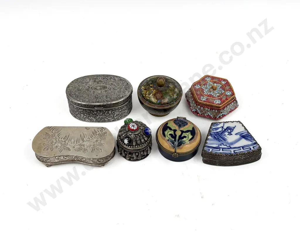 Small Quantity of Assorted Trinket Boxes Image 1++