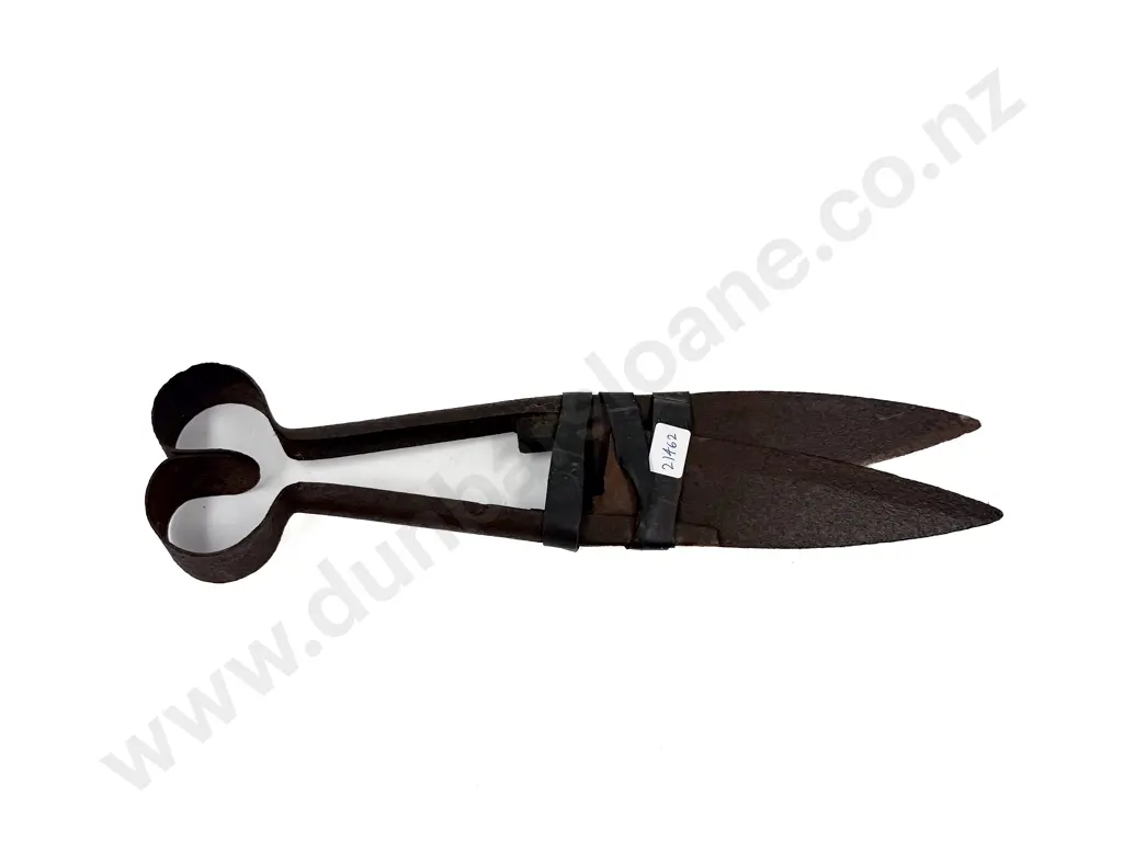 Pair of Vintage Shears Image 1++