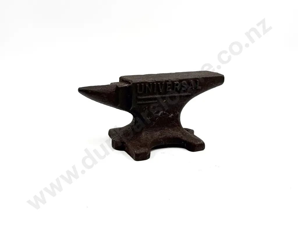 Small Cast Metal Anvil Image 1++