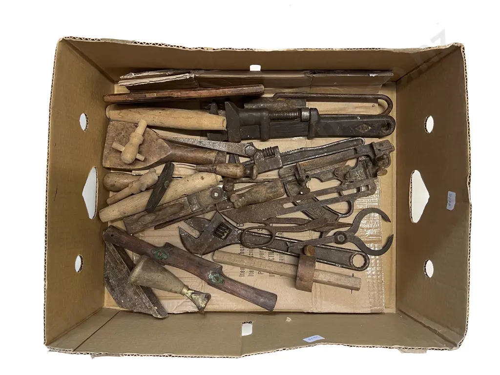 Box of Assorted Vintage Tools Image 1++