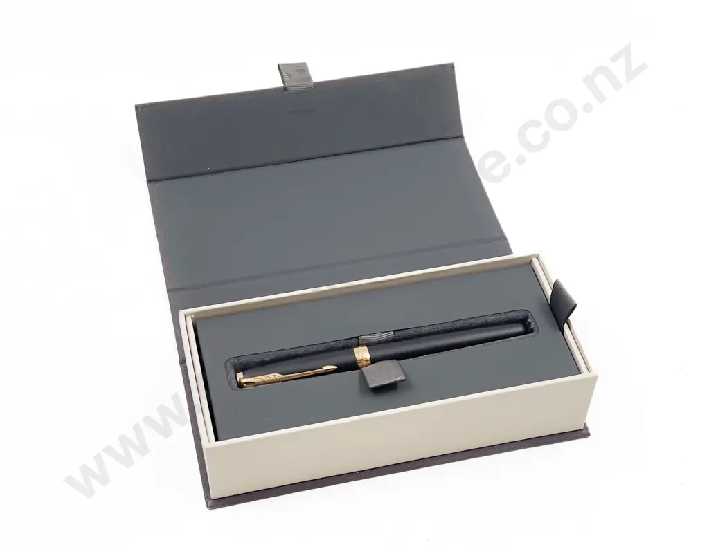 Parker Sonnet in Original Presentation Case Image 1++