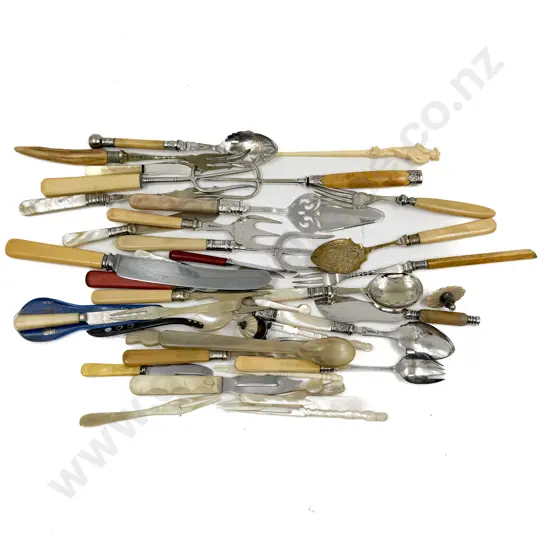 Small Quantity of Assorted Cutlery incl Bone & MOP Handled etc