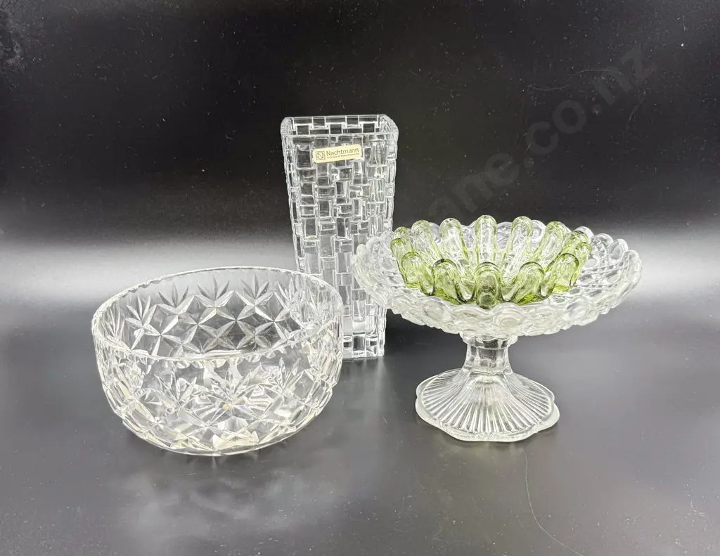Boxed Italian Crystal Vase & Assorted Glassware Image 1++