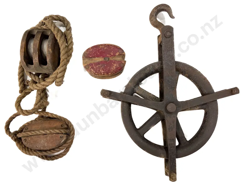 Quantity of Assorted Vintage Pulleys & Other Image 1++