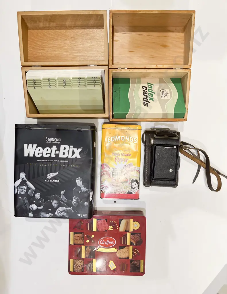 Box of Assorted Vintage Image 1++