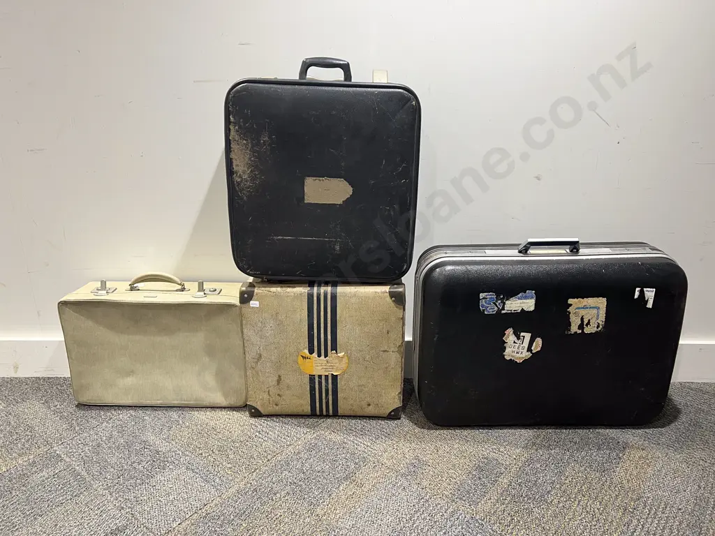 Four Pieces of Assorted Luggage Image 1++