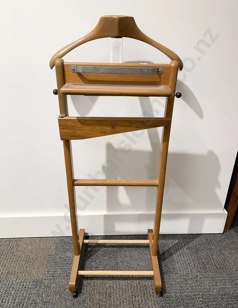 Vintage Valet Stand Image 1++