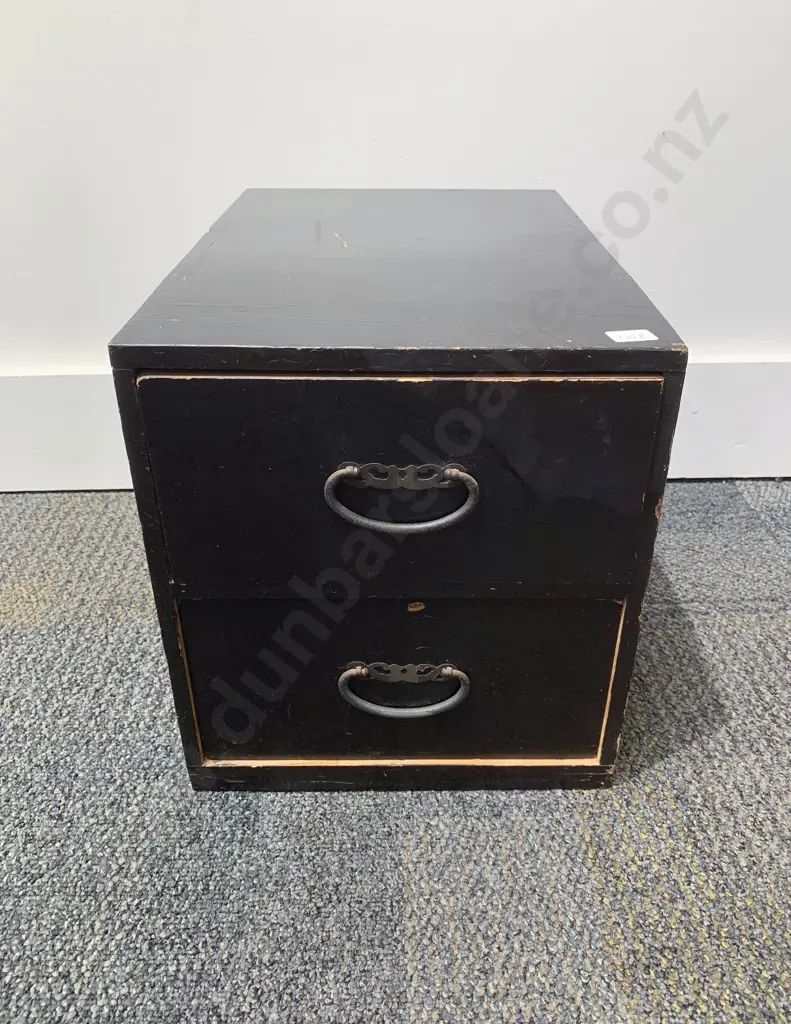 Lacquered Two Drawer Box Image 1++