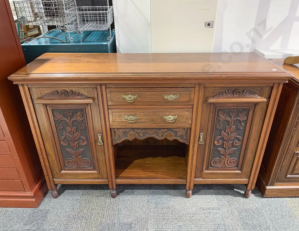 Late Vict Walnut Carved Door Sideboard Image 1++