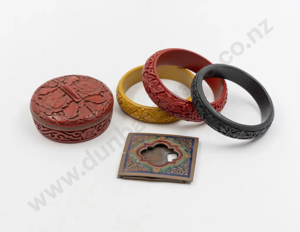 Cinnabar Lacquer Circular Table Box Image 1++