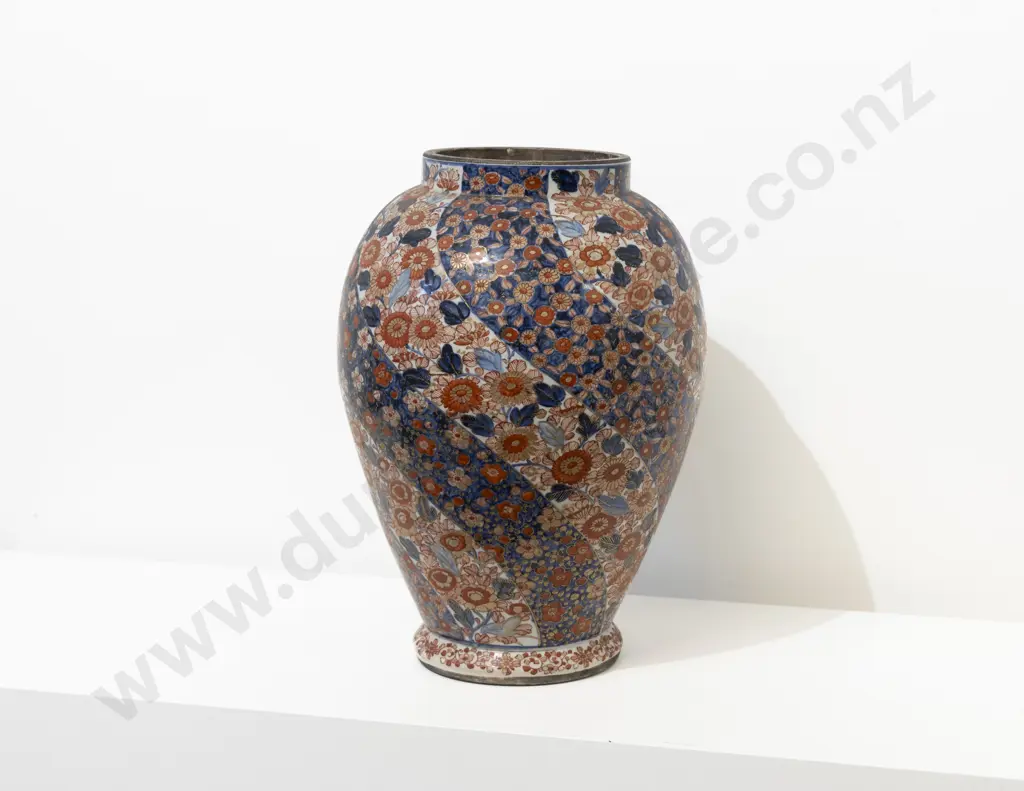 Mid C19th Imari Export Ware Mantel Urn Image 1++