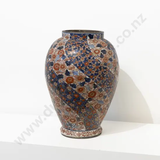 Mid C19th Imari Export Ware Mantel Urn