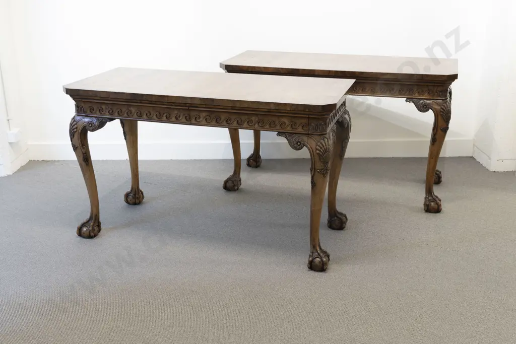 Fine Quality Pair of George III Style Mahogany Walnut & Yew Side Tables by George Jetley of London Image 1++