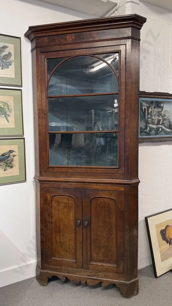 George III Oak & Mahogany Floor Standing Corner Cupboard Image 1++