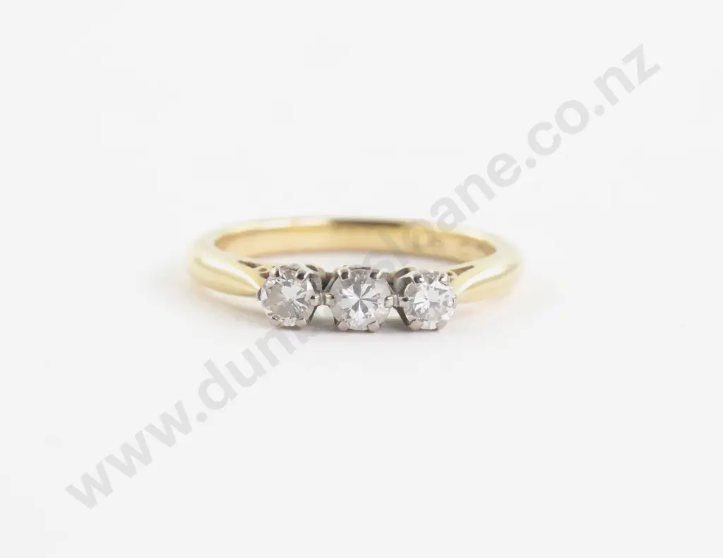 18ct Three Stone Diamond Ring Image 1++