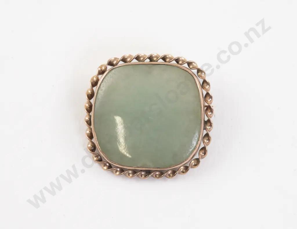 9ct Framed Mutton Fat Jade Brooch Image 1++