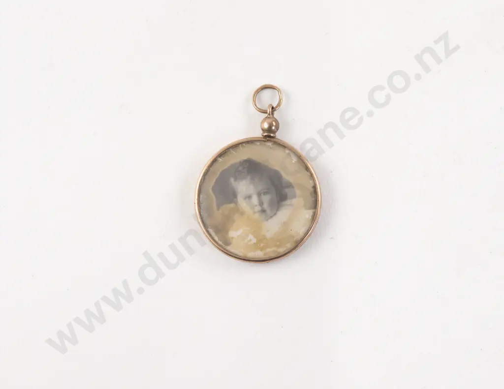 Victorian 9ct Framed Double Sided Photo Locket Image 1++