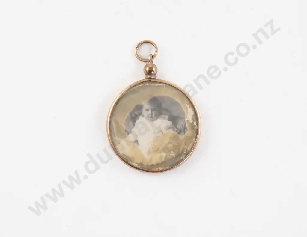 Victorian 9ct Framed Double Sided Photo Locket Image 1++