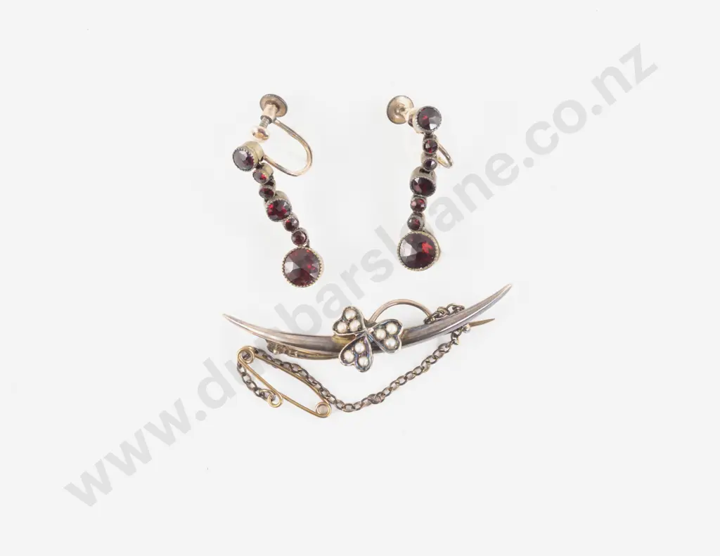 Victorian 9ct Seed Pearl Crescent Brooch Image 1++