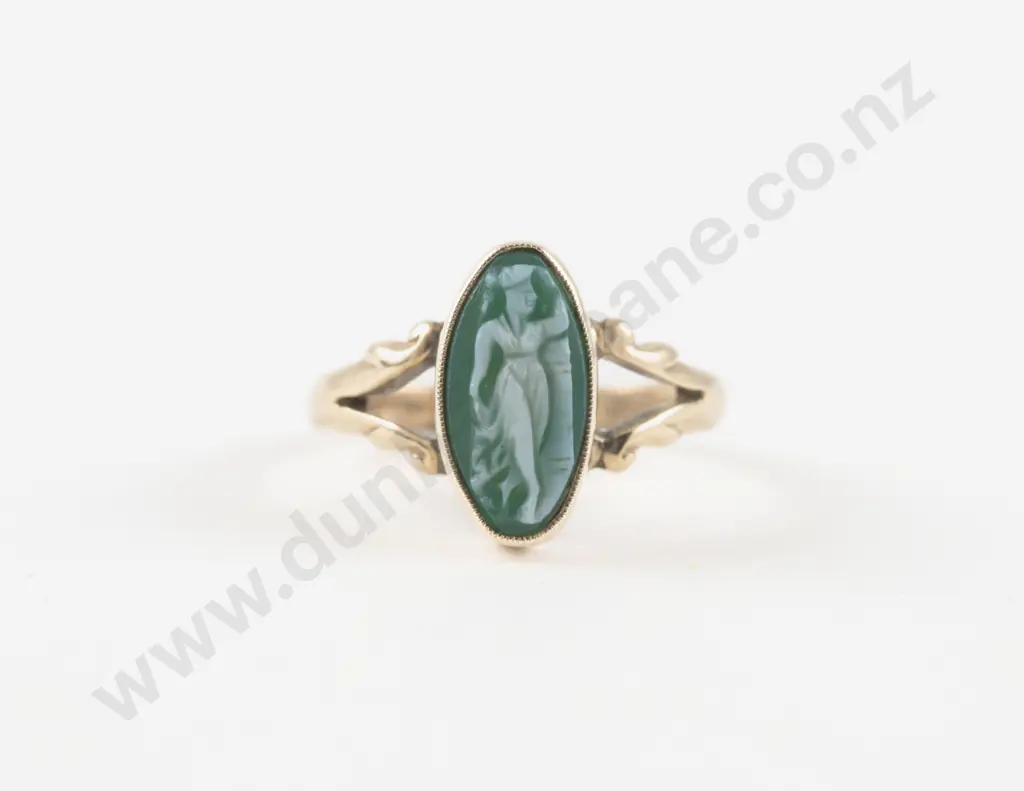 Edwardian 9ct Chrysoprase Cameo Ring Image 1++