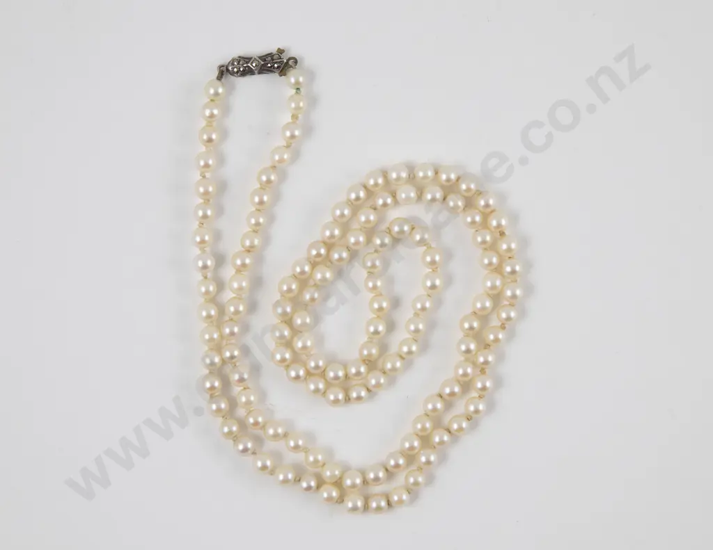 Single Strand Uniform Cultured Pearl Necklace Image 1++