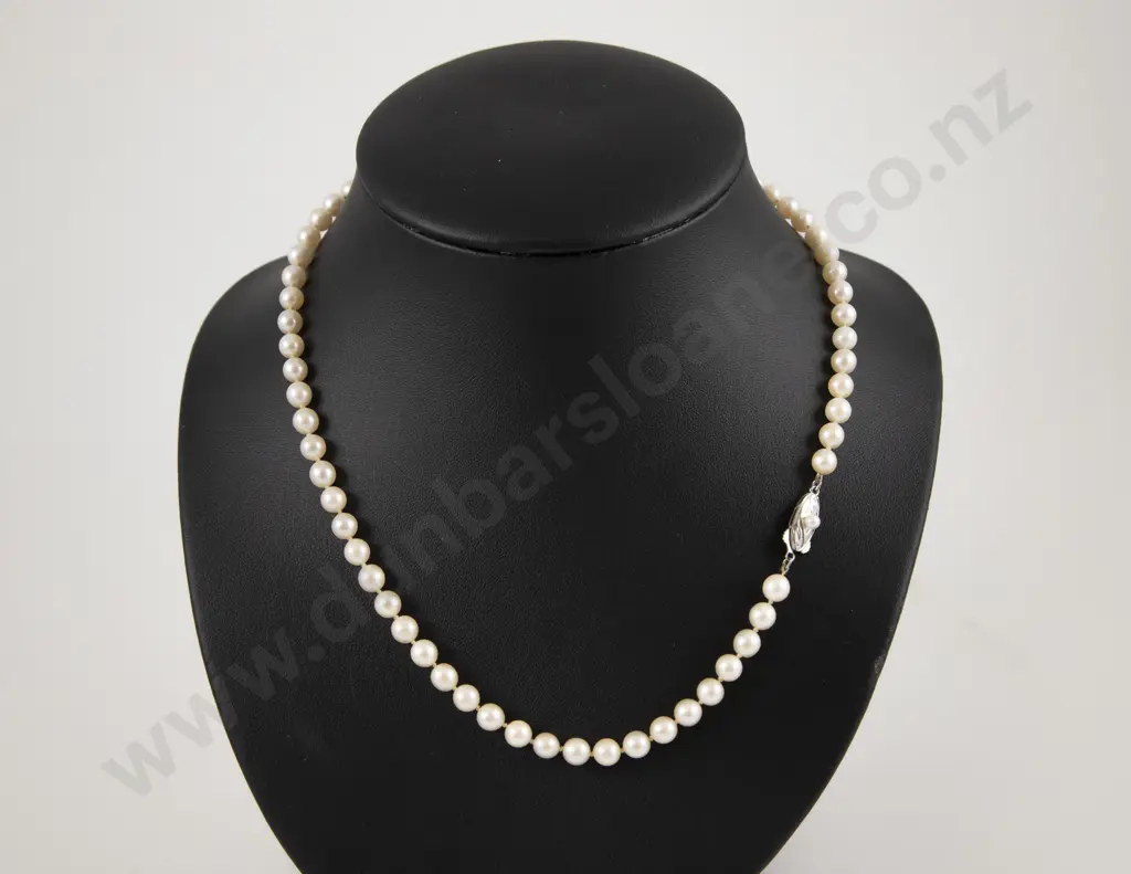 Single Strand Uniform Cultured Pearl Necklace Image 1++