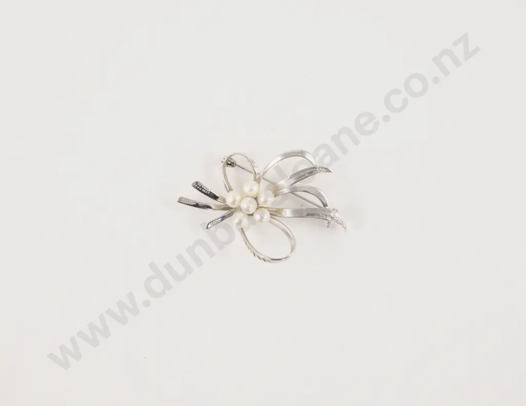 S/S Six Cultured Pearl Spray Brooch Image 1++